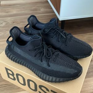 Yeezy boost 350 V2 size 12.5